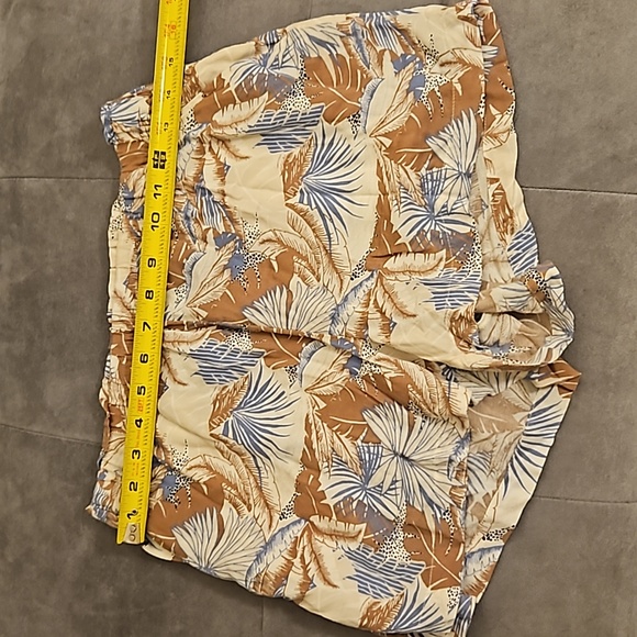 Aerie Woman's High Righ Floral Print Shorts. Sz: S - Picture 4 of 6